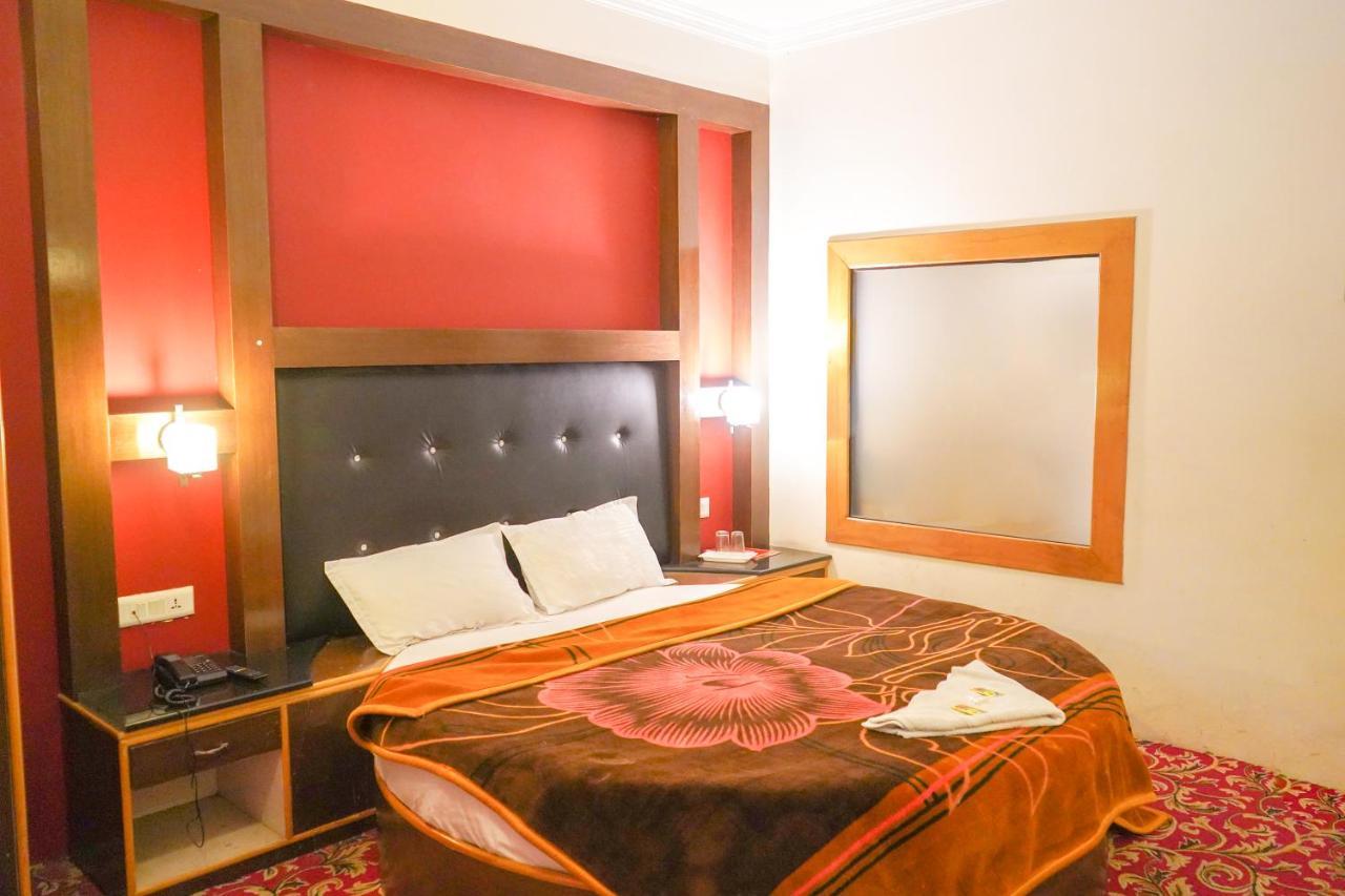 Hotel Akash Regency Manāli Eksteriør billede