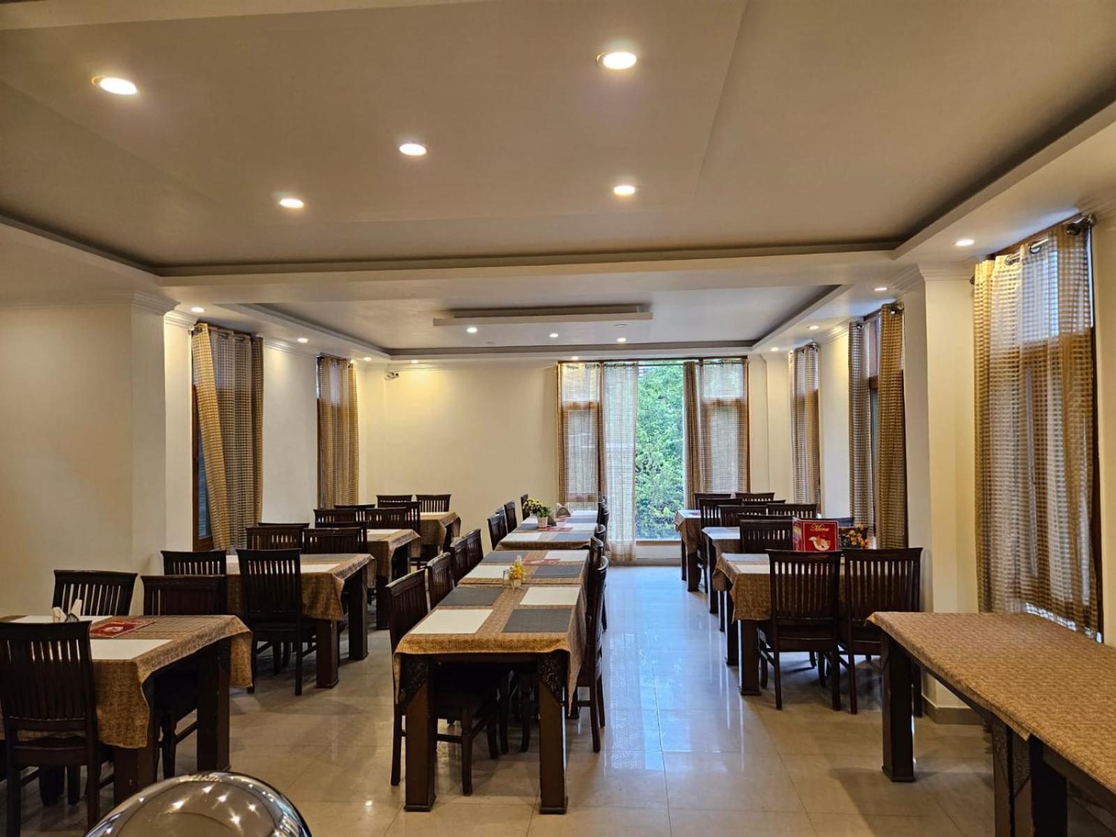 Hotel Akash Regency Manāli Eksteriør billede