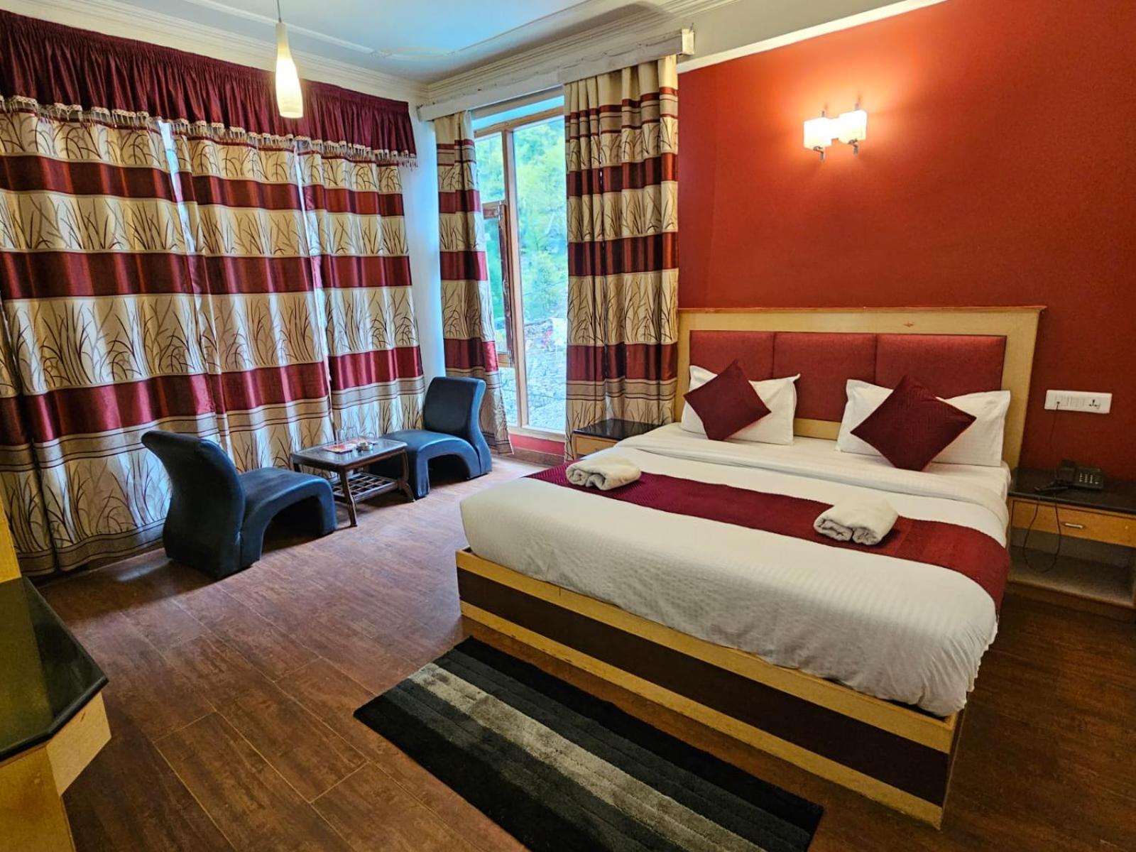 Hotel Akash Regency Manāli Eksteriør billede